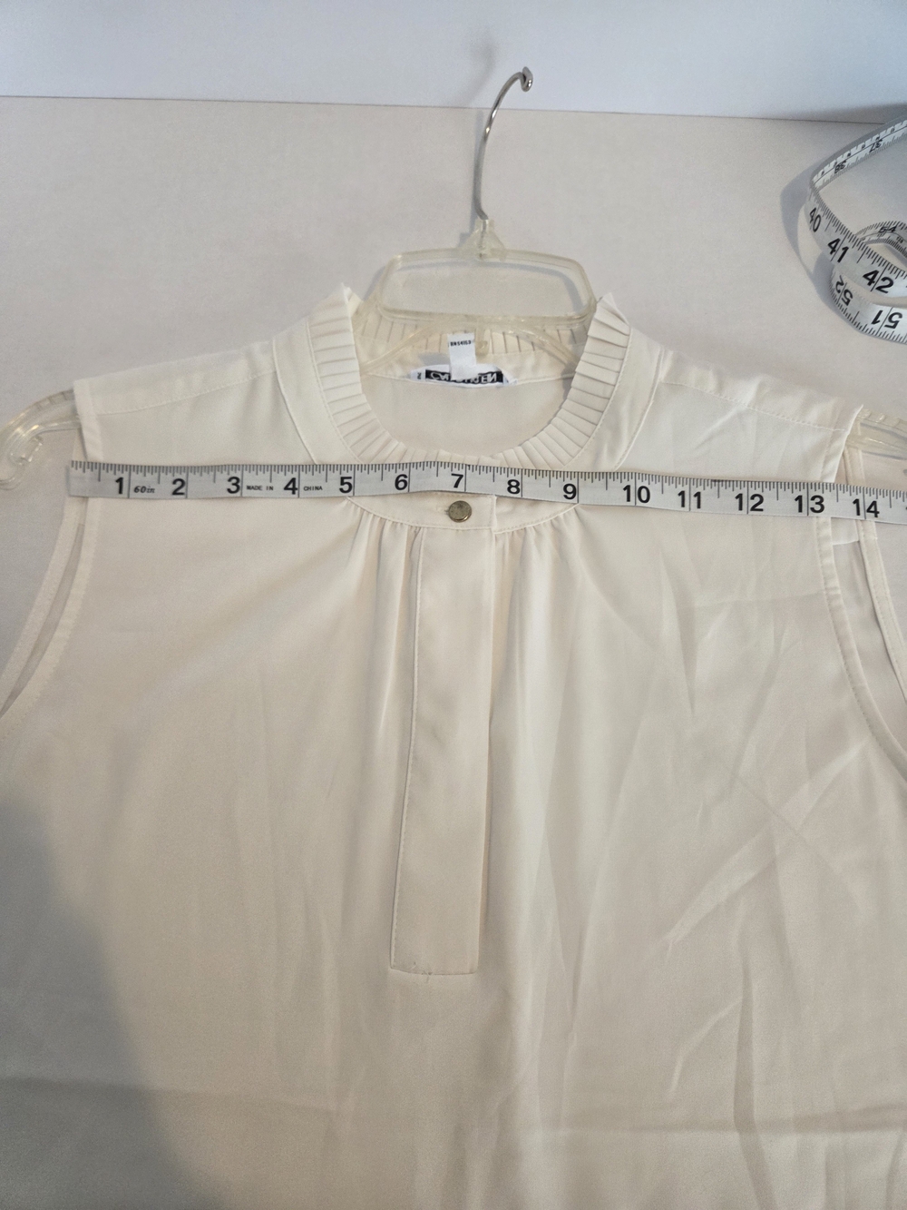 Sleeveless White Pleated Neck Women's Top - Picture 5 of 9